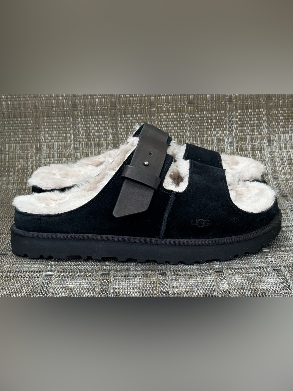 Ugg Greenport Strap Slides Black Size 9 Like New!